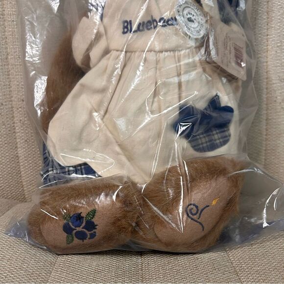 Boyds Bears Muffin B. Bluebeary Bear Collectible Style 94693YC - Picture 2 of 6